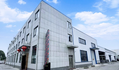 <p>揚(yáng)州信之諾機(jī)械有限公司是中國(guó)飲料工業(yè)協(xié)會(huì)，中國(guó)酒業(yè)協(xié)會(huì)，中國(guó)食品工業(yè)協(xié)會(huì)啤酒專(zhuān)業(yè)委員會(huì)會(huì)員單位。公司地處京杭大運(yùn)河畔，千年古驛高郵城南工業(yè)區(qū)。</p><p>公司自創(chuàng)辦以來(lái)堅(jiān)持以“質(zhì)量是企業(yè)的生命”的服務(wù)理念，為啤酒、黃酒、白酒、調(diào)味品、飲料、生物化工等行業(yè)提供各種成套設(shè)備。受到了百事可樂(lè)、農(nóng)夫山泉、達(dá)利園、青島啤酒集團(tuán)、華潤(rùn)啤酒集團(tuán)、燕京啤酒集團(tuán)、鎮(zhèn)江香醋、老大同、淘大醬油、古越龍山、會(huì)稽山黃酒等國(guó)內(nèi)外知名廠(chǎng)家的一致好評(píng)。本公司堅(jiān)持以專(zhuān)業(yè)/創(chuàng)新/誠(chéng)信為宗旨，于全國(guó)各地新老客戶(hù)攜手合作共創(chuàng)美好未來(lái)。</p>